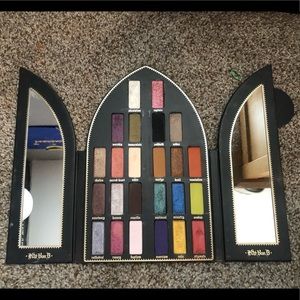 Kat Von D saint & sinner palate